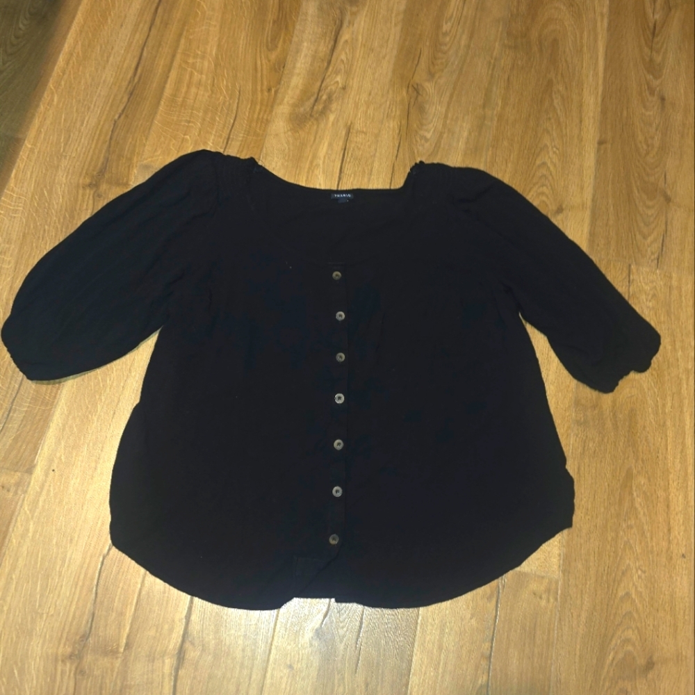 5/$30 black Torrid 3/4 sleeve blouse